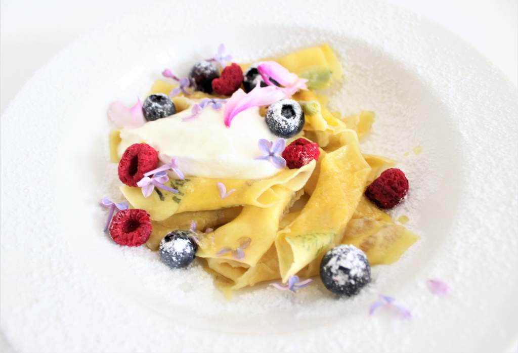 těstoviny ze semoliny s květy